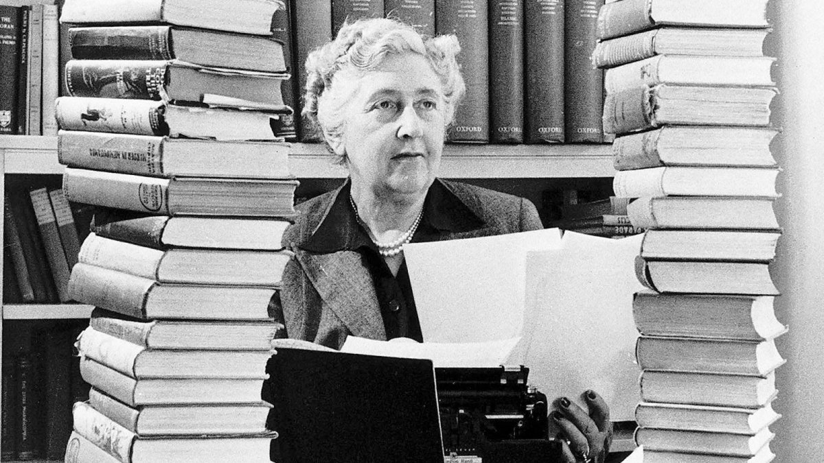 Agatha Christie: Poirot, Miss Marple e gli altri classici riscritti per non offendere la sensibilità moderna