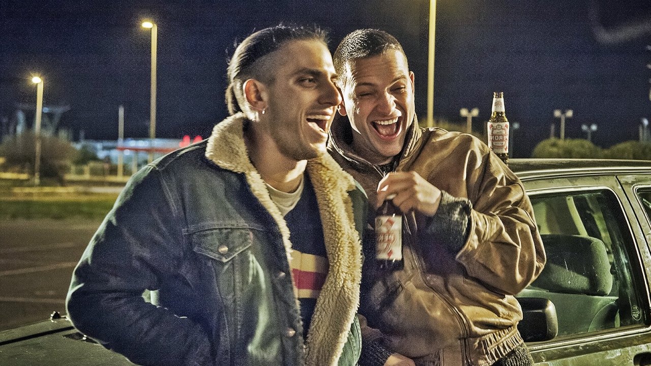 Non essere cattivo su Netflix: il primo (grande) incontro tra Alessandro Borghi e Luca Marinelli