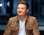 Jeremy Renner parteciperà alla première di Rennervations, il suo primo evento in pubblico dopo l'incidente