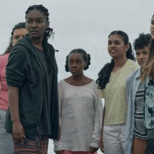 Ragazze elettriche: Halle Bush alla guida di un gruppo di ragazze