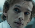 Jamie Campbell Bower star di Witchboard, il remake dell'horror Spiritika