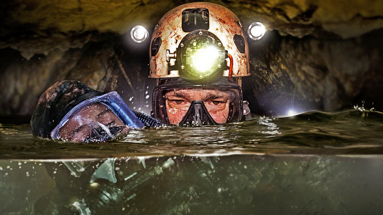 The Cave - Acqua alla gola, la recensione: il primo film sull'incidente di Tham Luang