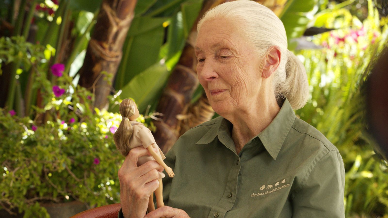 Jane: il trailer della nuova serie Apple TV+ ispirata alla missione della dottoressa Jane Goodall