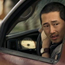 Lo scontro: Steven Yeun in una scena