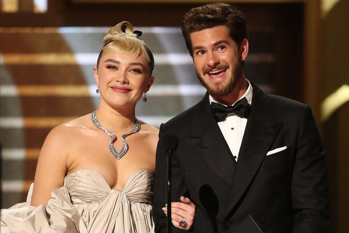 Florence Pugh e Andrew Garfield insieme sul set di We live In Time