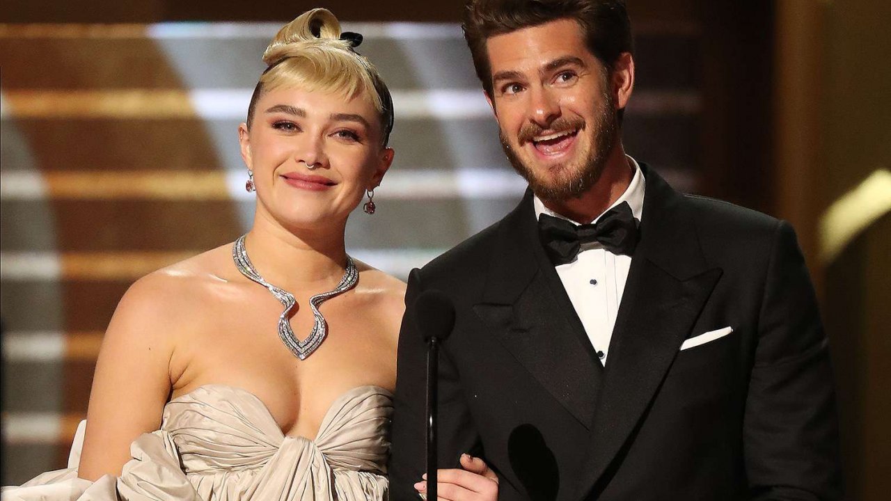 Florence Pugh e Andrew Garfield insieme sul set di We live In Time: eccoli nelle prime foto del film