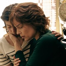 The Good Mothers:  Micaela Ramazzotti e Gaia Girace in una scena della serie