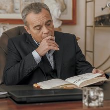 Il patriarca: Claudio Amendola in una scena