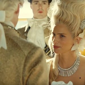 Jeanne Du Barry - La favorita del Re: Maïwenn in una scena del film