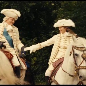 Jeanne Du Barry - La favorita del Re: Johnny Depp, Maïwenn a cavallo