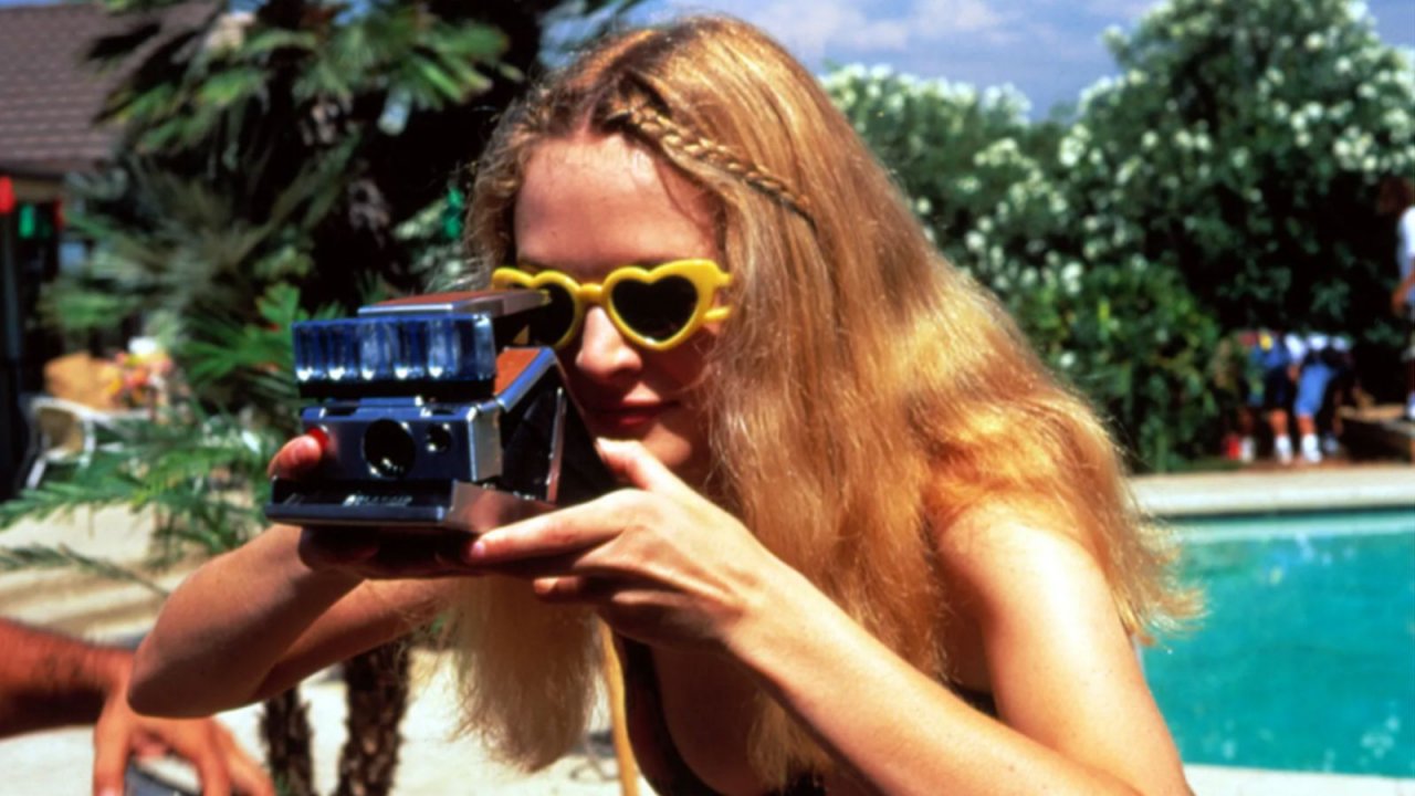 Boogie Nights, Heather Graham: 'La scena di nudo è stata terrificante, ma i mendicanti non possono scegliere'