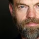 Slow Horses: Hugo Weaving raggiunge Gary Oldman nel cast della Stagione 4