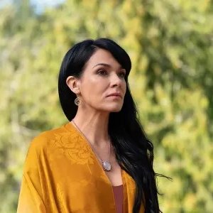 Yellowjackets 2: Simone Kessell in una scena