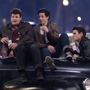 Grease: Rise of the Pink Ladies - una scena