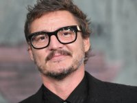 Pedro Pascal, Sarah Paulson: 'Gli davo la mia paga giornaliera per tirare avanti agli inizi della carriera'