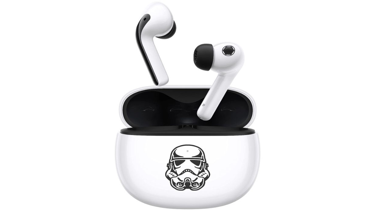 Star Wars: gli auricolari a tema stormtrooper in super offerta su Amazon