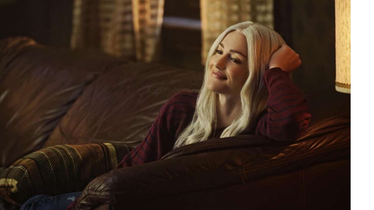 Friday Night Lights: Minka Kelly svela l'infanzia scioccante negli strip club con la madre in un memoir