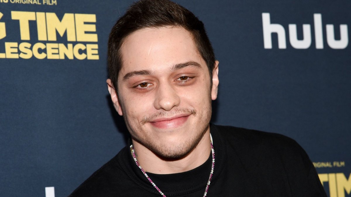 Pete Davidson reveals the length of his penis during an interview