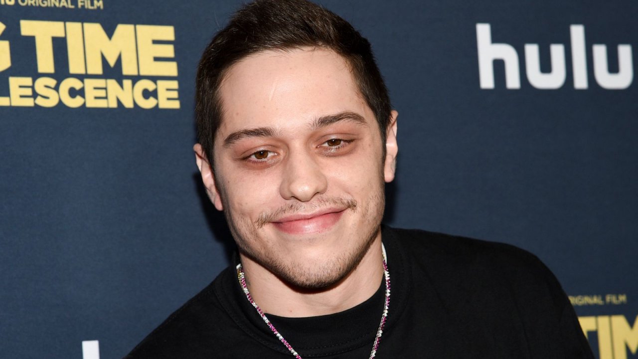 Pete Davidson svela la lunghezza del suo pene durante un'intervista