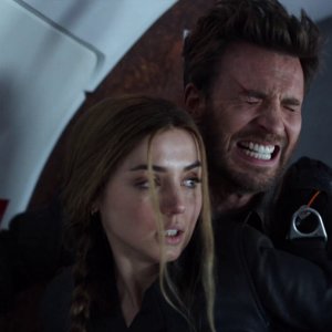 Ghosted: Chris Evans, Ana de Armas in una scena del film
