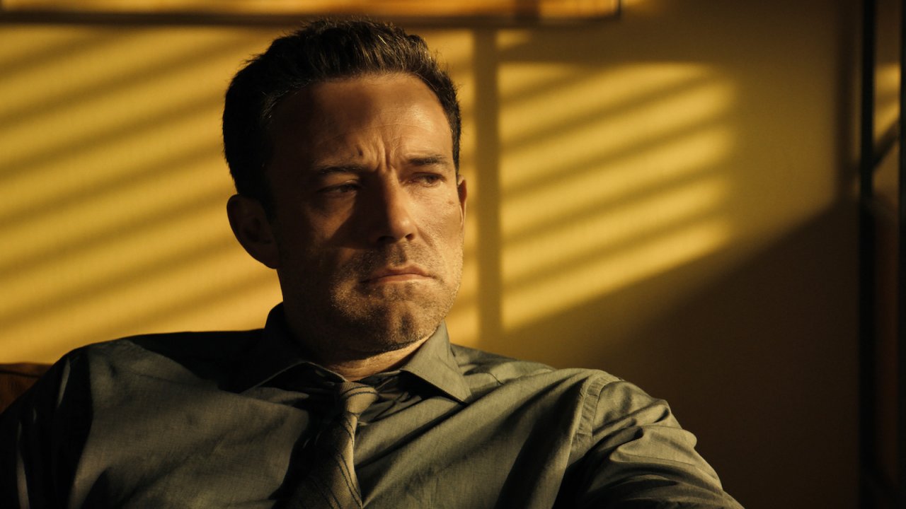 Hypnotic: Ben Affleck al centro del domino nel nuovo poster del film di Robert Rodriguez