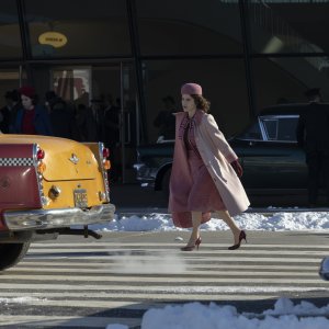 La fantastica signora Maisel 5: Rachel Brosnahan in una scena tratta dall'ultima stagione