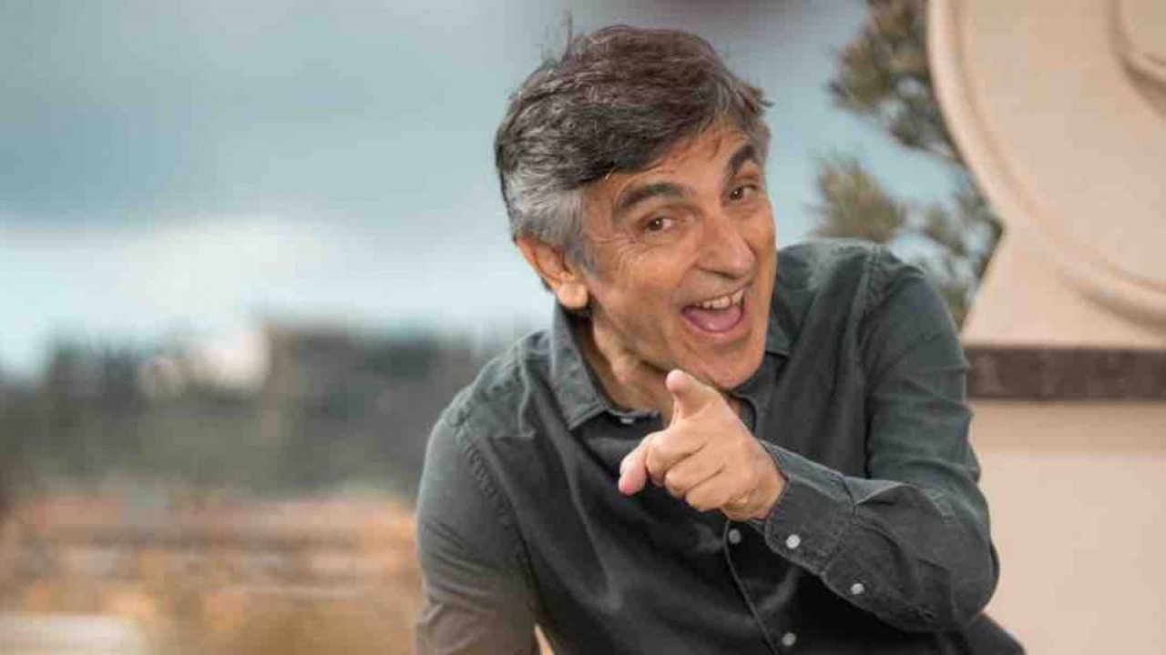 Napoletano? E famme 'na pizza!, stasera su Rai 2 Vincenzo Salemme in diretta da Napoli