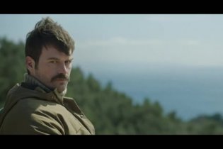 La Stretta Del Passato -  Trailer Italiano