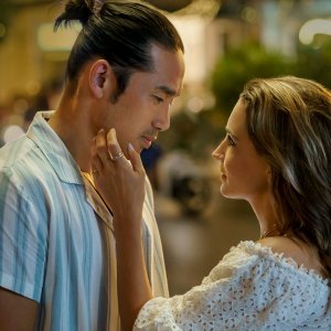 Guida turistica per innamorarsi: Scott Ly e Rachael Leigh Cook in un momento romantico