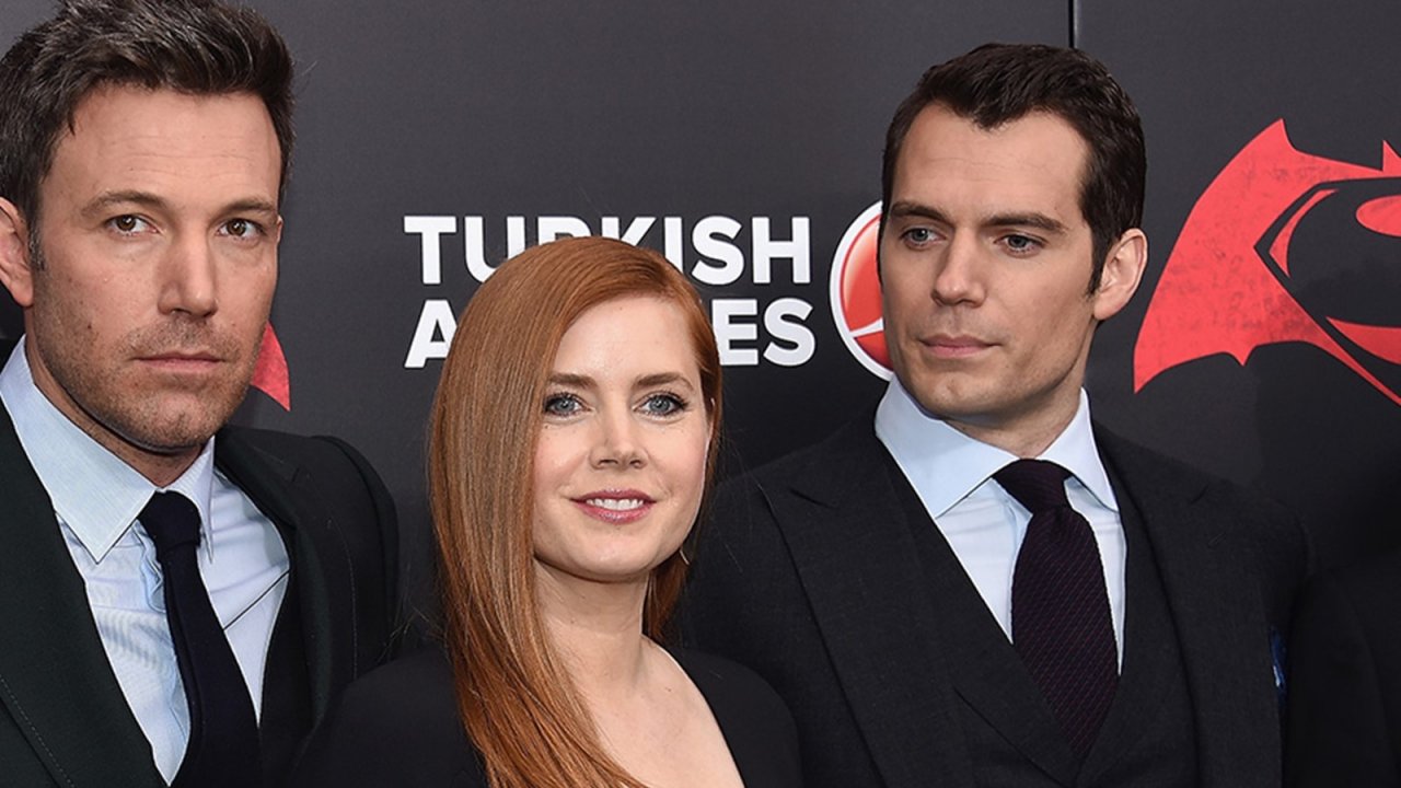 Justice League, Zack Snyder rivela: 'Nel primo script Lois Lane aveva una relazione con Bruce Wayne'