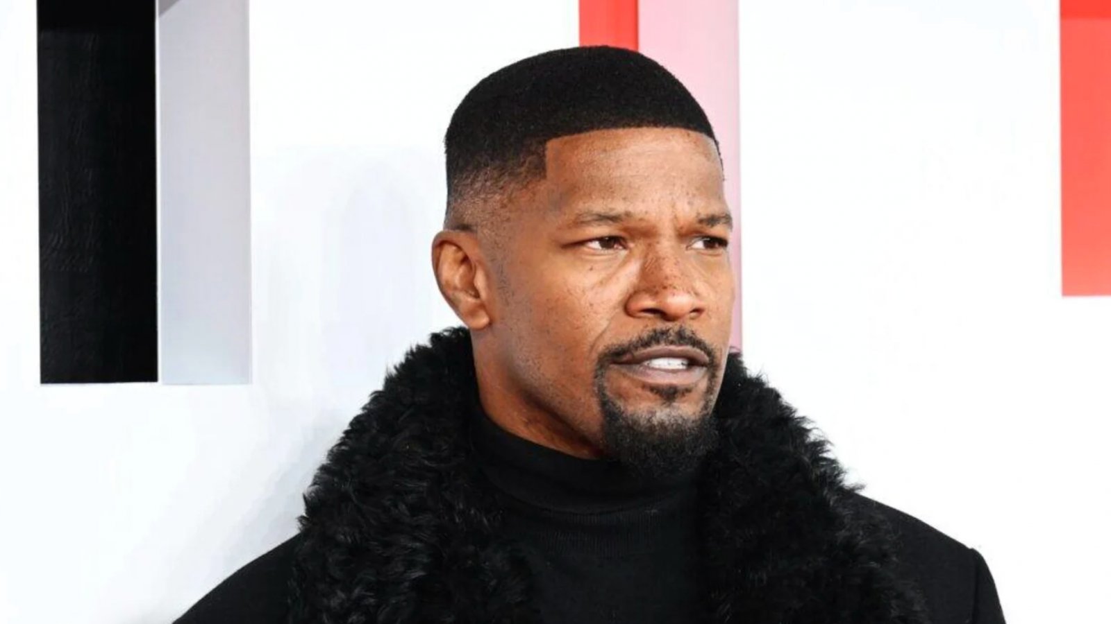 Jamie Foxx è ancora ricoverato in ospedale, si cerca di capire la causa della sua complicazione medica