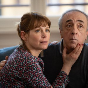 Il Sol dell'avvenire: Silvio Orlando con Barbora Bobulova in una scena del film