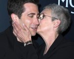 Jamie Lee Curtis svela i retroscena del lockdown trascorso con Jake Gyllenhaal: 'Tanto lievito madre'