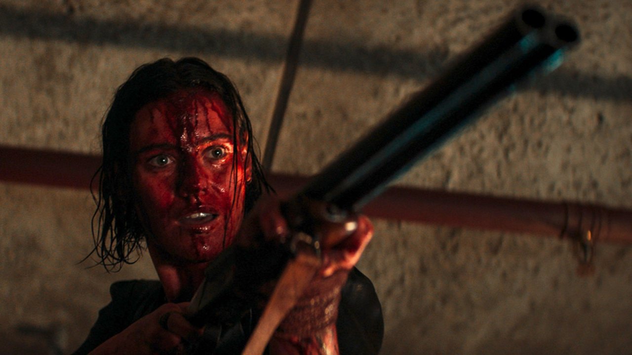 La Casa - Il Risveglio del Male, sul set sono usati oltre 6500 litri di sangue finto