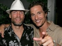 Matthew McConaughey e Woody Harrelson potrebbero essere fratelli: 'È pazzesco', pronti al test del DNA