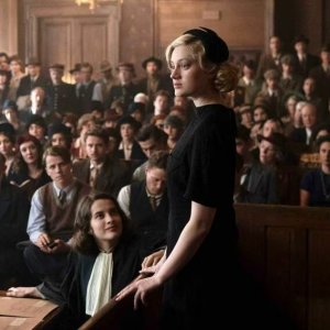 Mon Crime - La colpevole sono io: Nadia Tereszkiewicz, Rebecca Marder in una scena del film