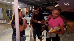 Pechino Express - La Via Delle Indie - «Mio Marito Ha Le Mestruazioni»