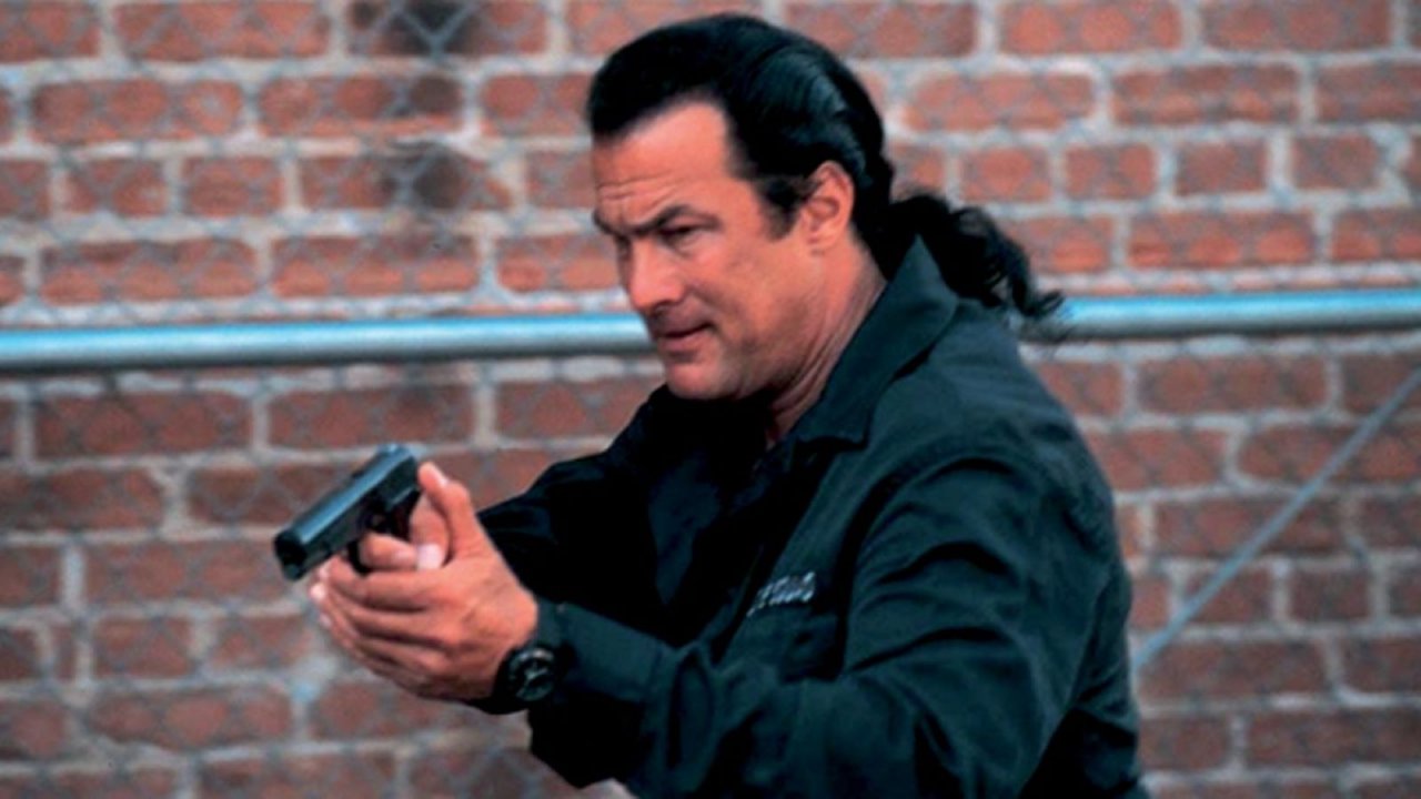Ticker stasera 22 aprile su 20 Mediaset: trama, cast e curiosità del film con Steven Seagal
