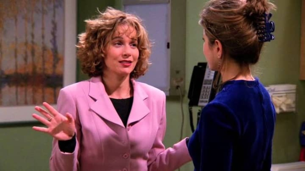 Friends, Jennifer Grey spiega perché non è tornata a recitare nella serie: 'Mi metteva troppa ansia'