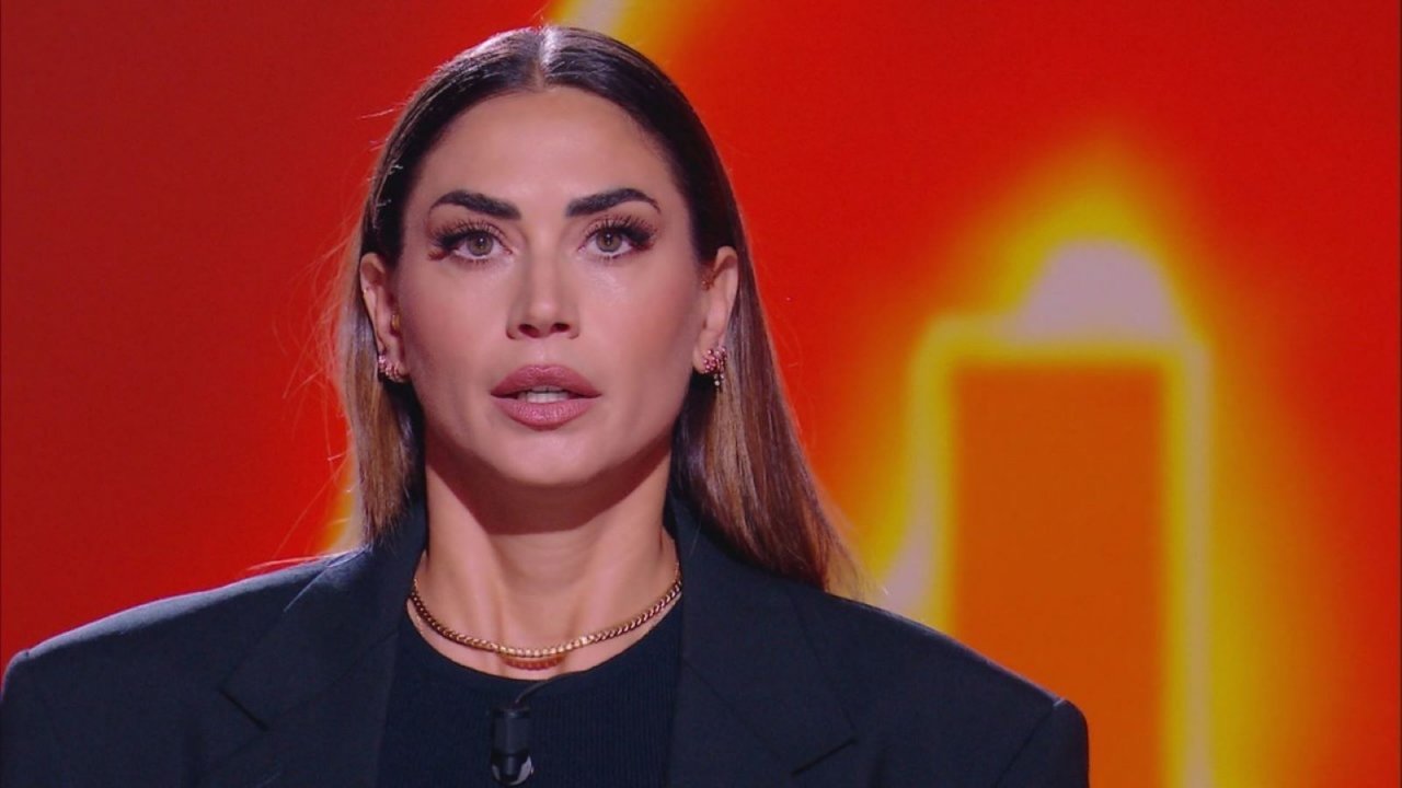 Melissa Satta contro il sessismo della stampa: il monologo a Le Iene sull'accusa di portare sfortuna