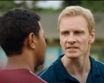Next Goal Wins: Michael Fassbender è un allenatore in difficoltà nel trailer del film di Taika Waititi