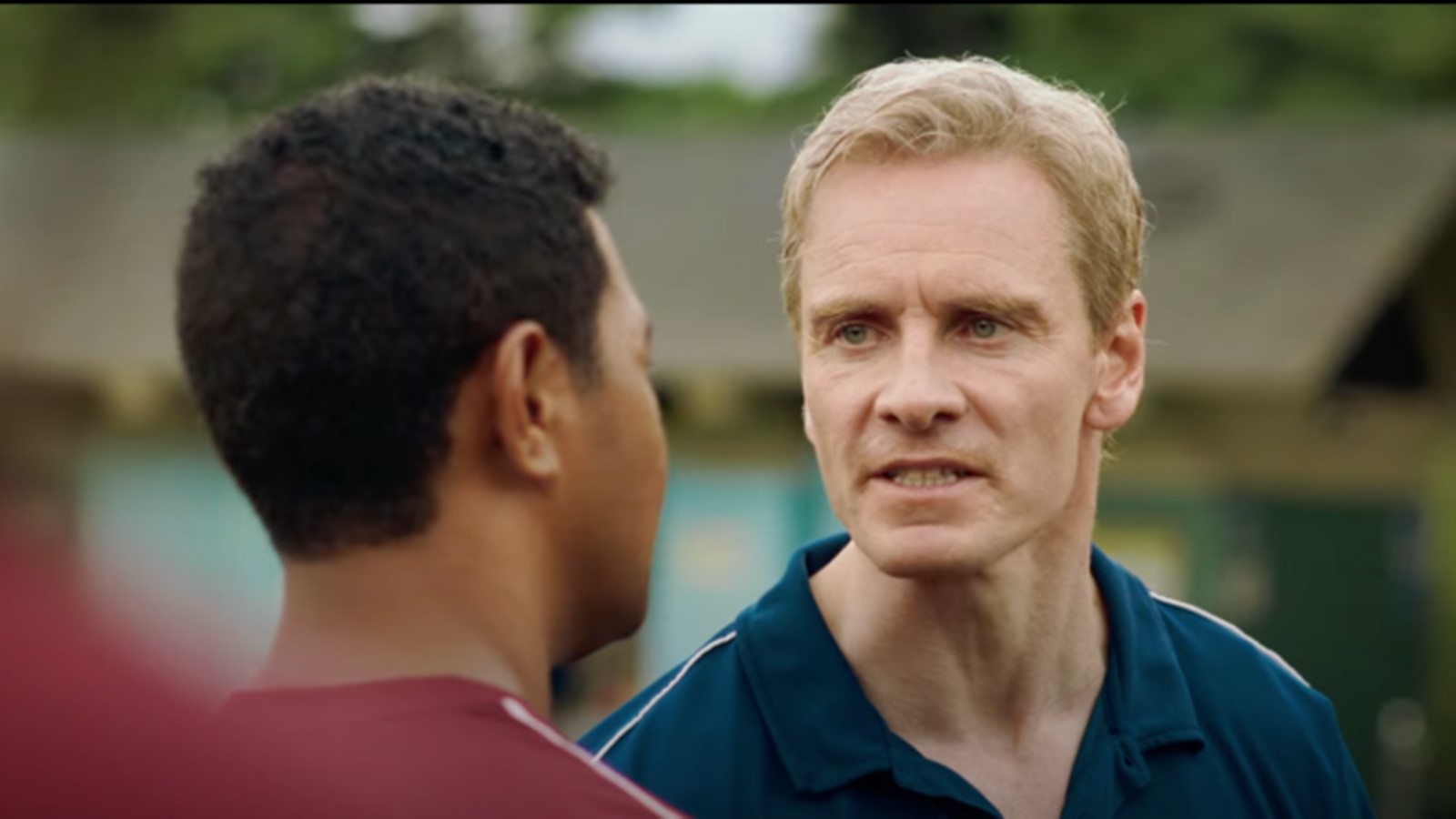 Next Goal Wins: Michael Fassbender è un allenatore in difficoltà nel trailer del film di Taika Waititi