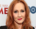 JK Rowling attacca l'Università di Edimburgo per aver annullato la proiezione di un film 'Anti-Trans'