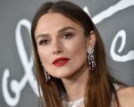 Keira Knightley nella serie thriller Black Doves, prodotta da Netflix