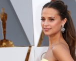 Firebrand: Alicia Vikander è una regale Katherine Parr nella prima immagine