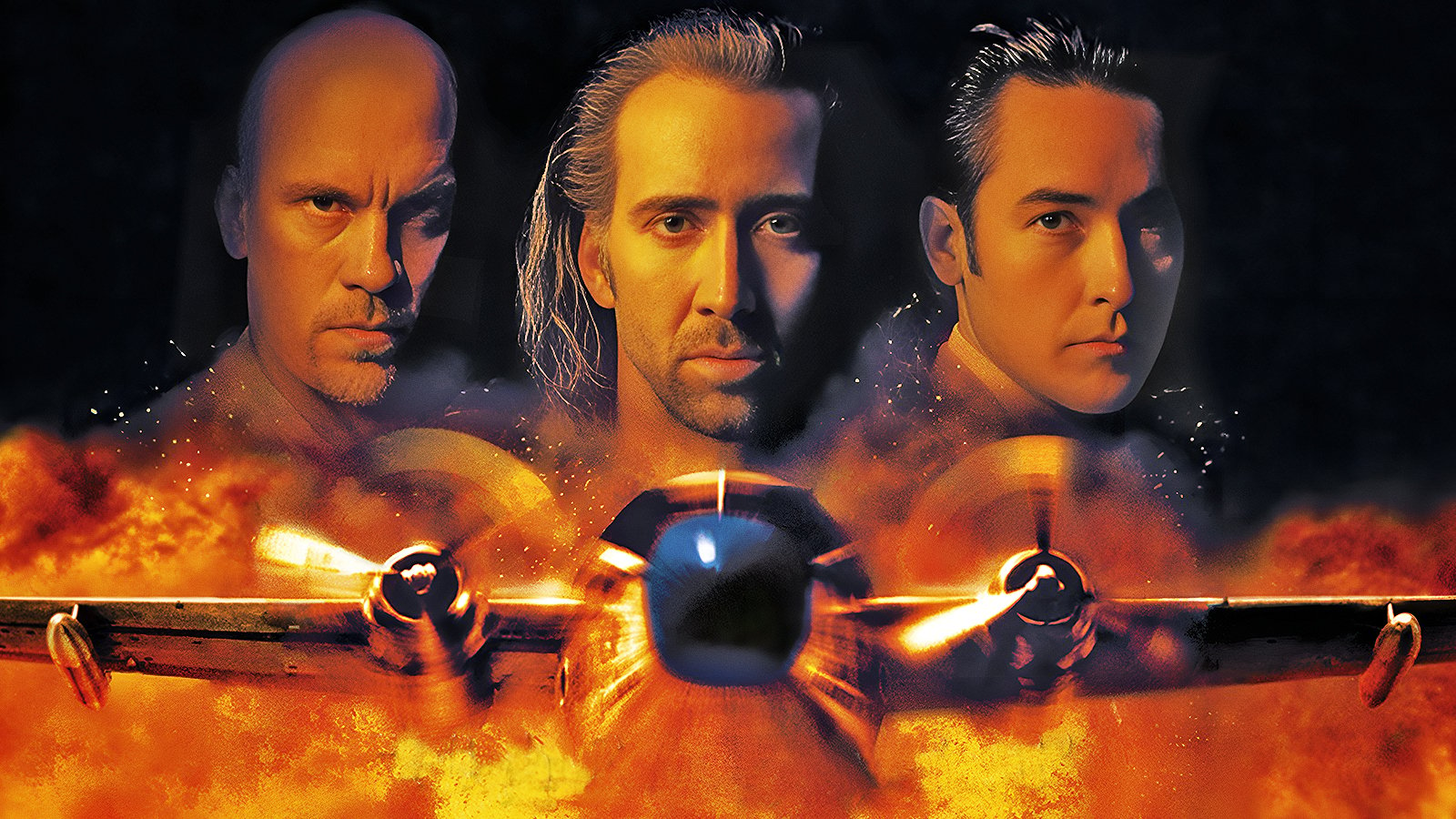 Con Air, la recensione: l'esplosivo cult anni '90 con Nicolas Cage