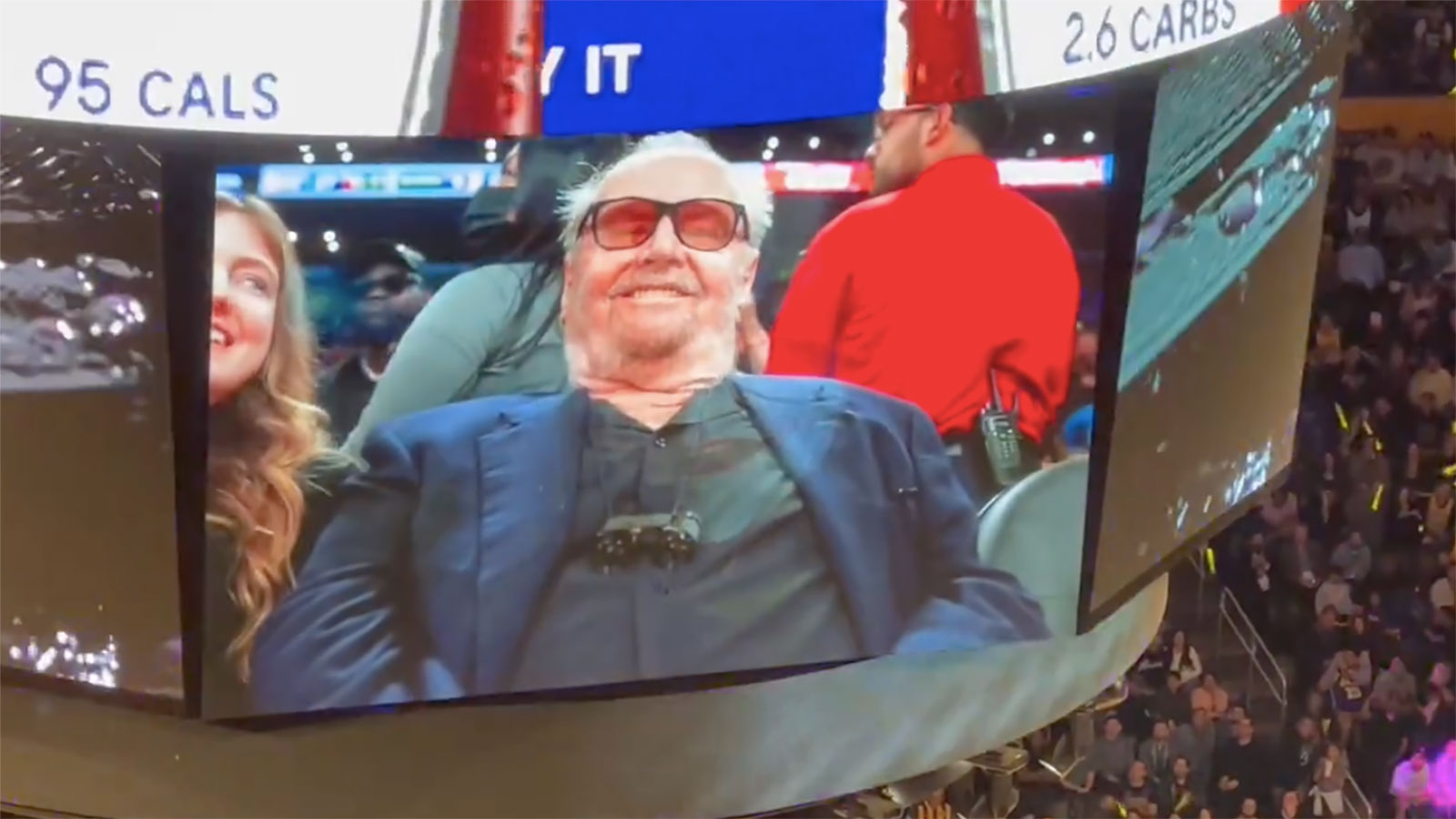 Jack Nicholson, torna dopo due anni in prima fila allo stadio per i Lakers. E in gran forma