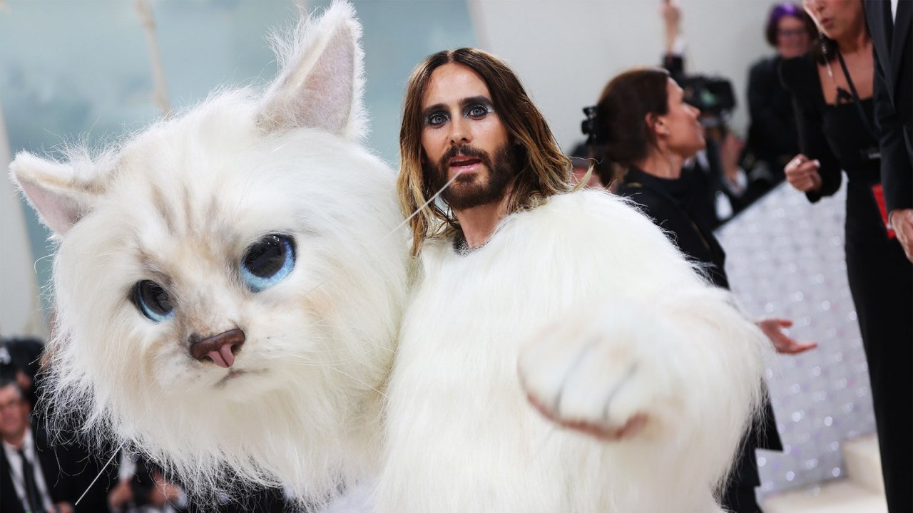 Jared Leto travestito da gatto al Met Gala 2023: ecco la reazione delle star