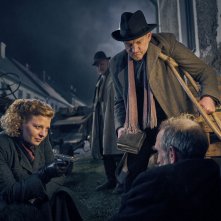 Blood & Gold: Jördis Triebel, Christian Kahrmann in  una scena del film