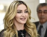 Madonna e Julia Garner posano insieme mesi dopo lo stop al biopic sulla cantante: 'Siamo Madonna'